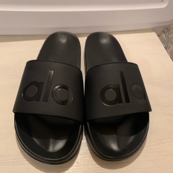 ALO Yoga Shoes Nwot Alo Yoga Womens It Slide 2 Sandals Size 1